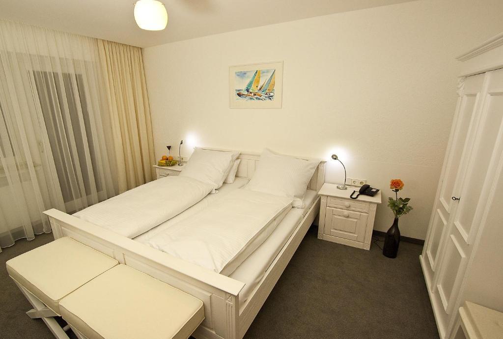 Lupinenhotel Bodensee Sipplingen Rum bild